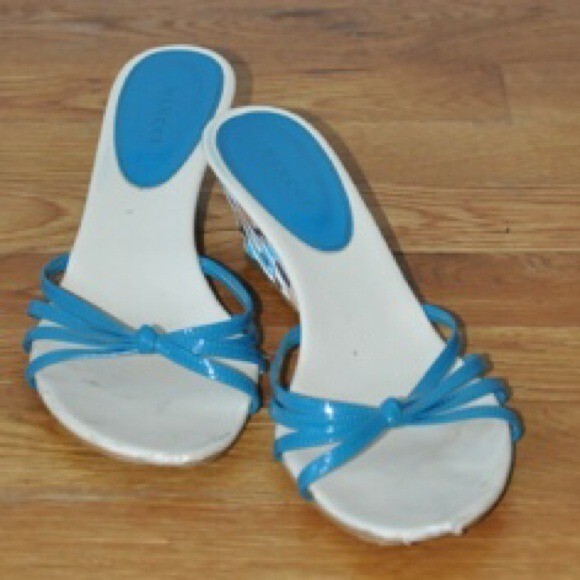 Cute blue dotted wedge heel sandals / shoes - Picture 12 of 12